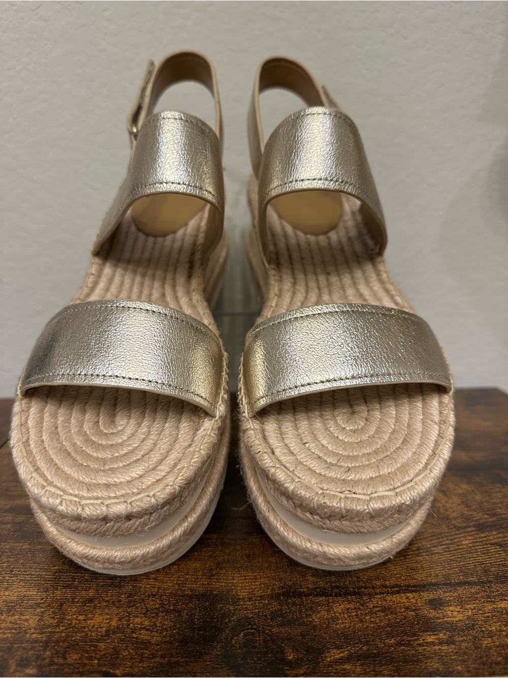 Marc Fisher LTD Gallia Gold Metallic Platform Espadrille Sandals Size 8 - Picture 4 of 10